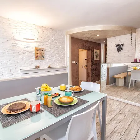 Da Chris E Lisa Guest house Trento